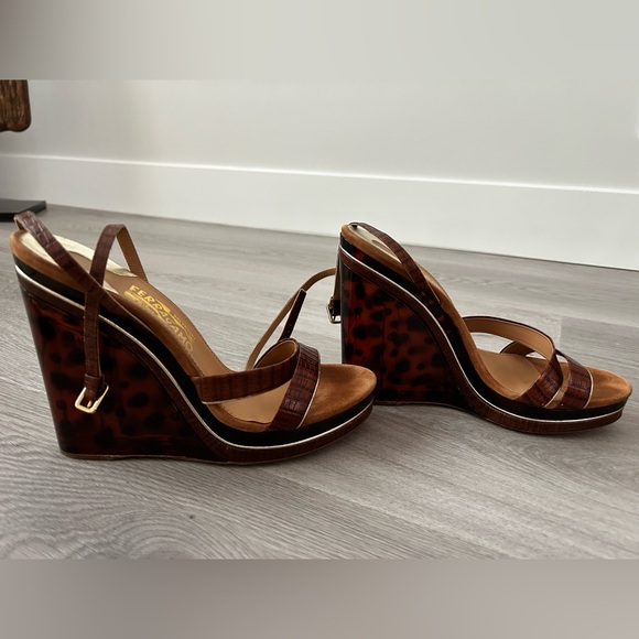 Ferragamo Salvator Blair Tortoise Wedges - Picture 3 of 7